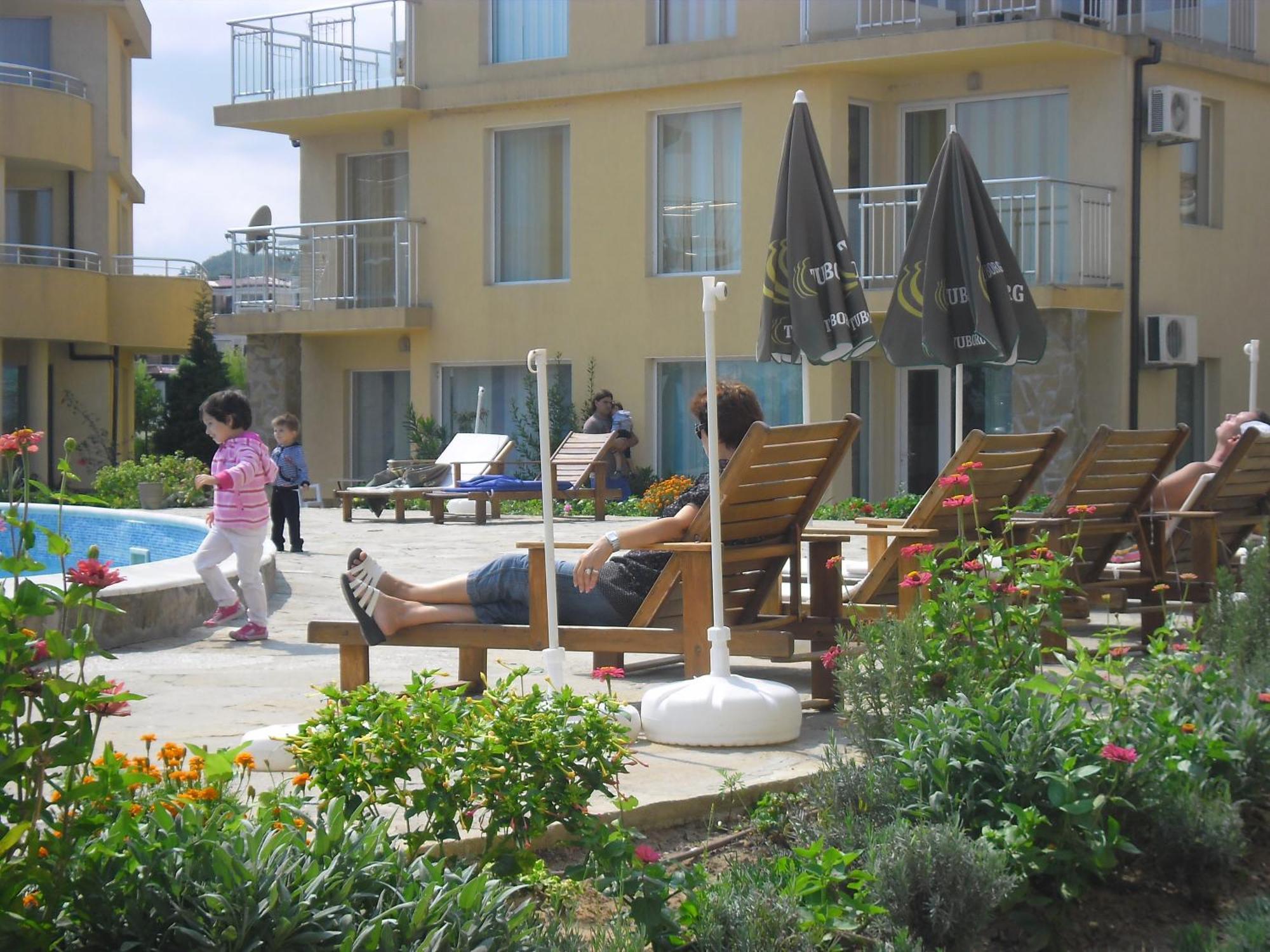 Mappy Holidays Aparthotel โซโซโปล ภายนอก รูปภาพ